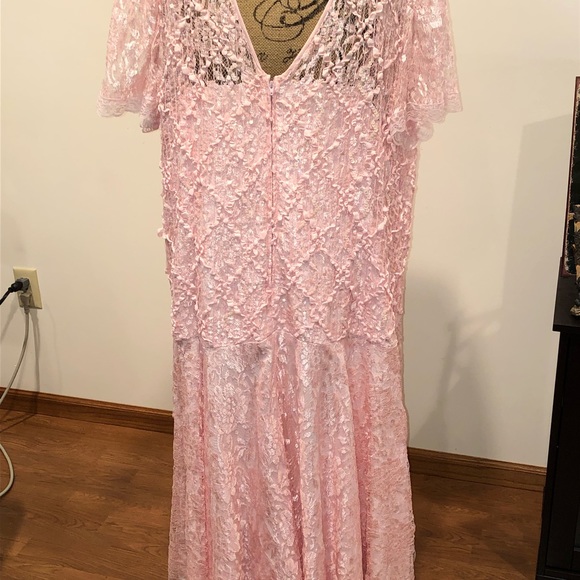 🌸 Sparkly Soft Pink Dress 🌸 - Picture 5 of 8